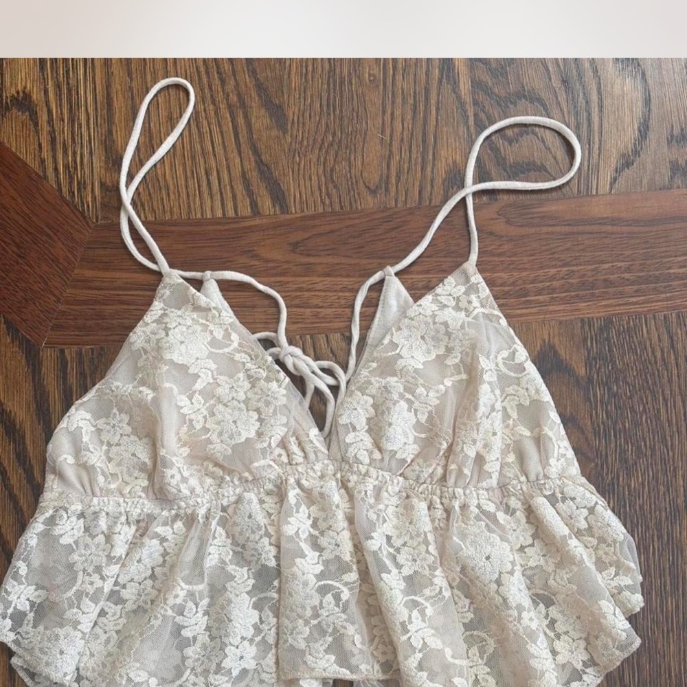 Like-new Urban Outfitters Tabatha  All Over Lace Babydoll Cami, size S
